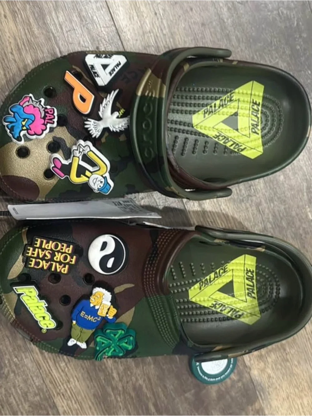 PALACE Kids' Camo Slip-On Clogs with Charms - Green/Brown